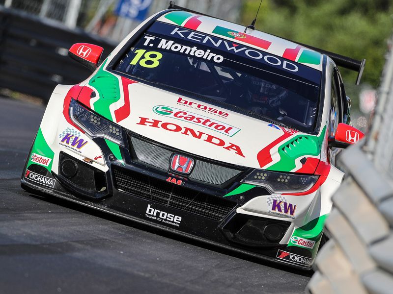 Tiago Monteiro gana en Vila Real para júbilo de su público