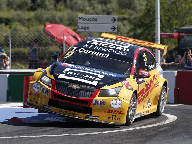 Tom Coronel gana la 'Opening Race' del WTCC en Vila Real