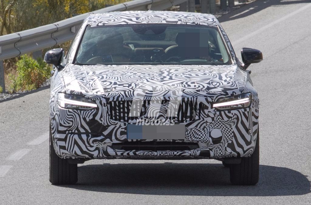 Cazado el Volvo S90 Cross Country, el sedán también quiere ser campero