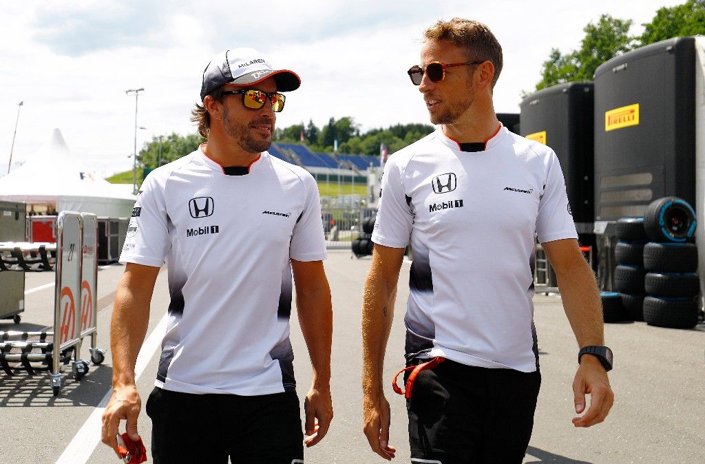 Button tercero, Alonso perdido