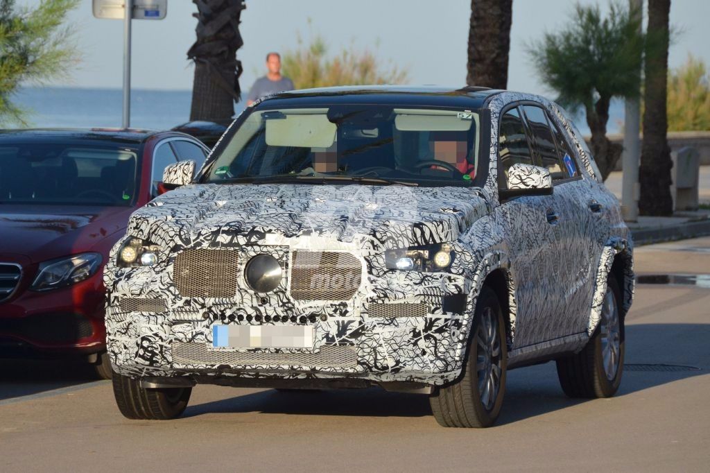 El Mercedes GLE 2018 estrenará una imagen renovada: nuevas fotos espía