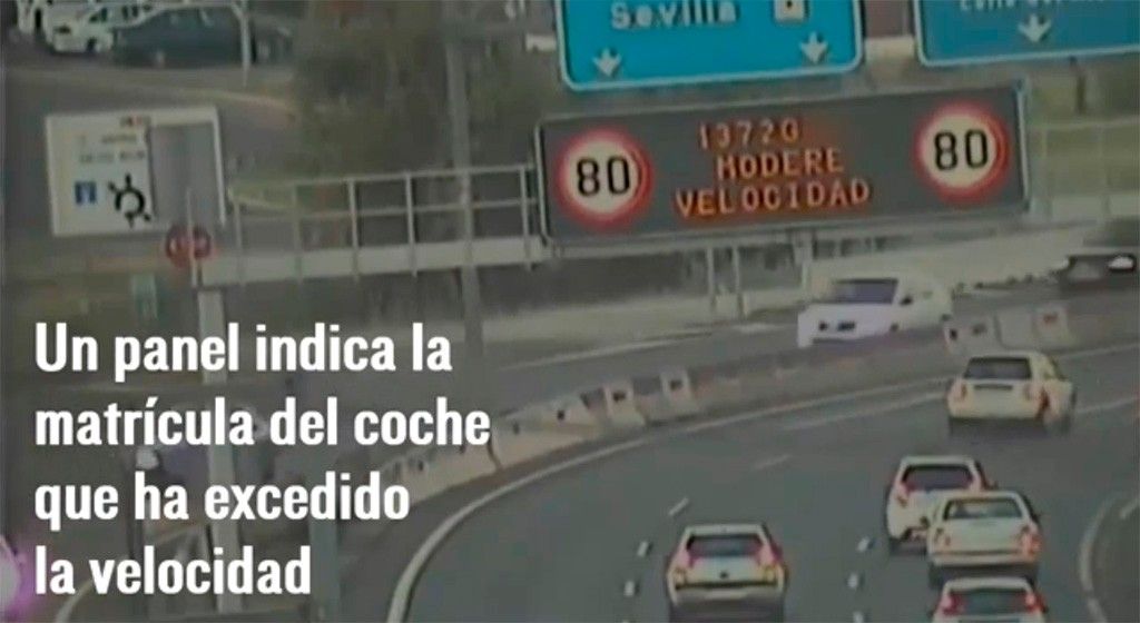 La DGT instala un panel en Sevilla que muestra las matrículas de los infractores
