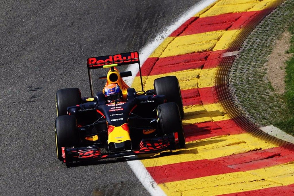 Doblete de Red Bull en ausencia de Mercedes