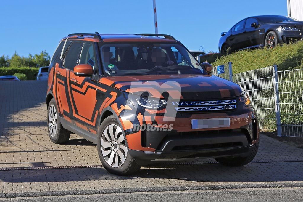 El Land Rover Discovery 2017 pierde camuflaje y su diseño nos resulta muy familiar