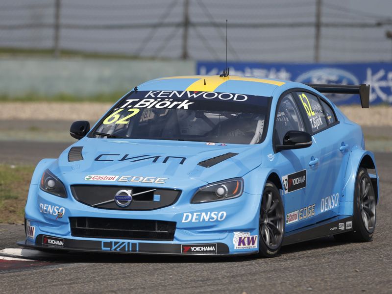 Doblete de Volvo en los libres del WTCC en Shanghái