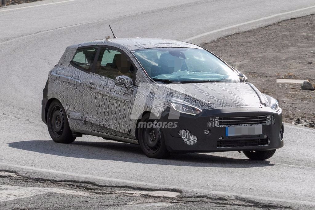 El Ford Fiesta 2018 se deja ver una vez más en su etapa de desarrollo