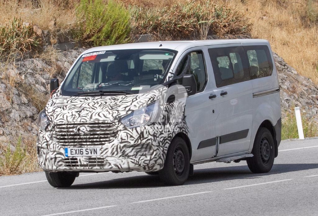 Ford prepara un ligero restyling para la Tourneo Custom 2017