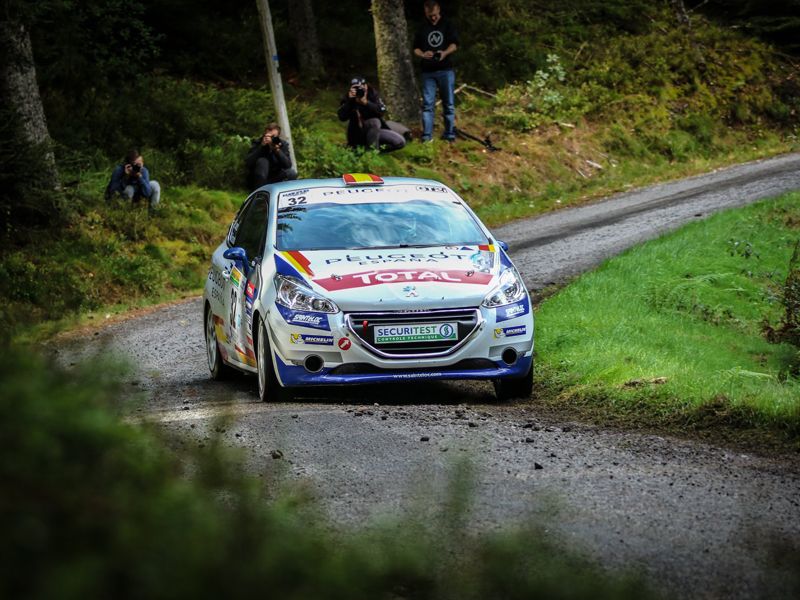Pepe López, directo hacia el título de la 208 Rally Cup