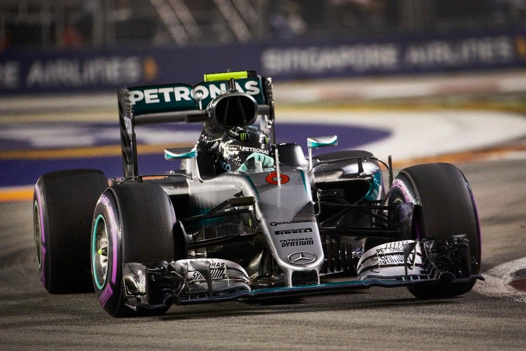 Rosberg le gana el pulso a Ricciardo y asalta el liderato