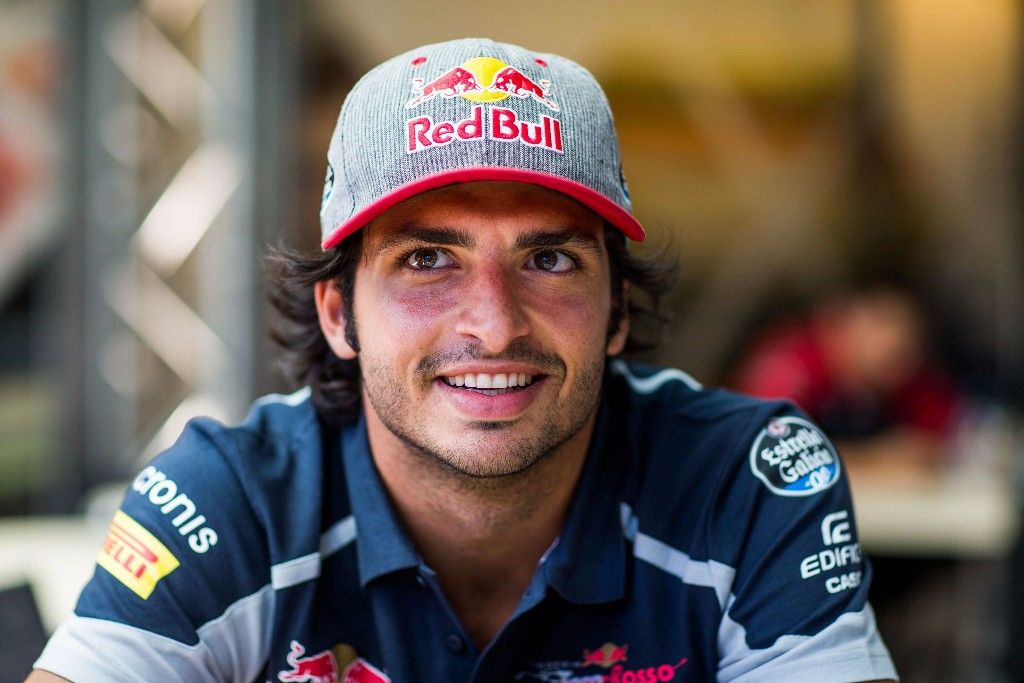 Sainz, 22 años y asiento asegurado para 2017