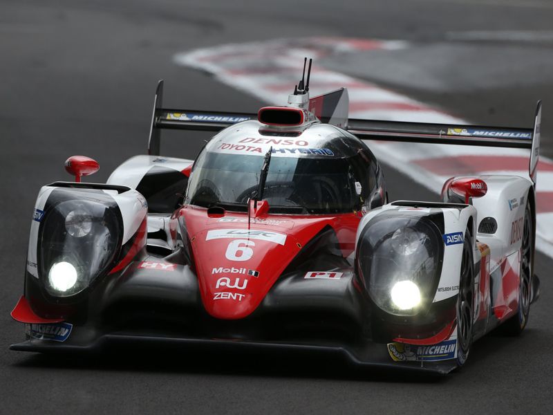 Toyota vuelve a 'amenazar' con el tercer LMP1 en Le Mans