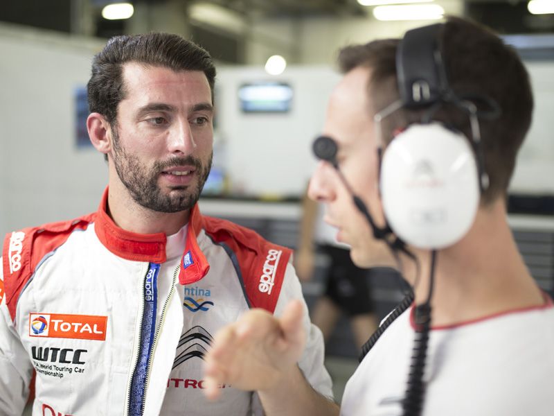 'Pechito' López le quita la pole a Catsburg en China