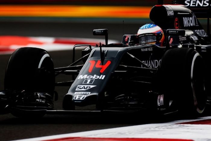 Alonso: "Seguro que Vettel está frustrado por su parte y la de Ferrari"