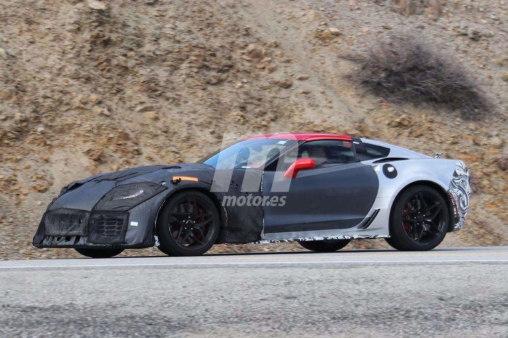 Los prototipos del Chevrolet Corvette ZR1 2018 ya revelan su agresivo frontal