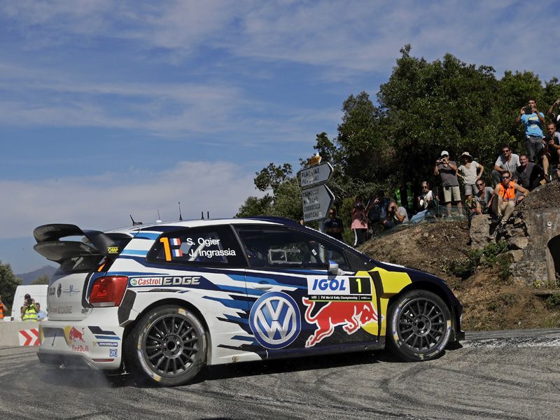 Sébastien Ogier maneja su liderato en el Tour de Corse