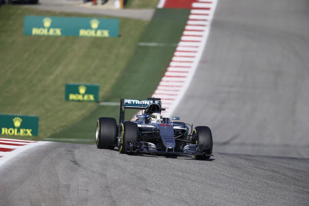 Hamilton gana, pero Rosberg no falla