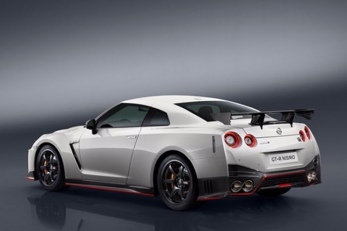 El Nissan GT-R Nismo 2017 ya tiene precio para España, y no es poco