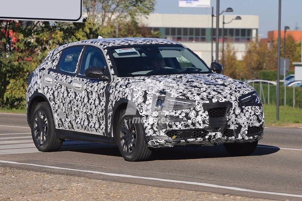 Alfa Romeo Stelvio: el primer SUV de la marca italiana sigue perdiendo camuflaje