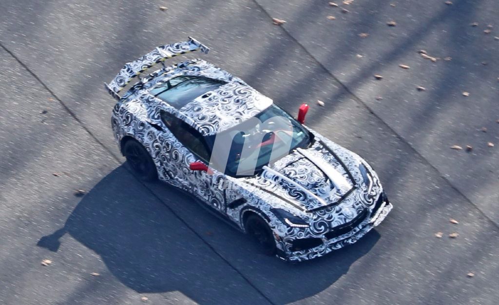 Chevrolet Corvette E-Ray: cazado el primer prototipo probando un sistema eléctrico