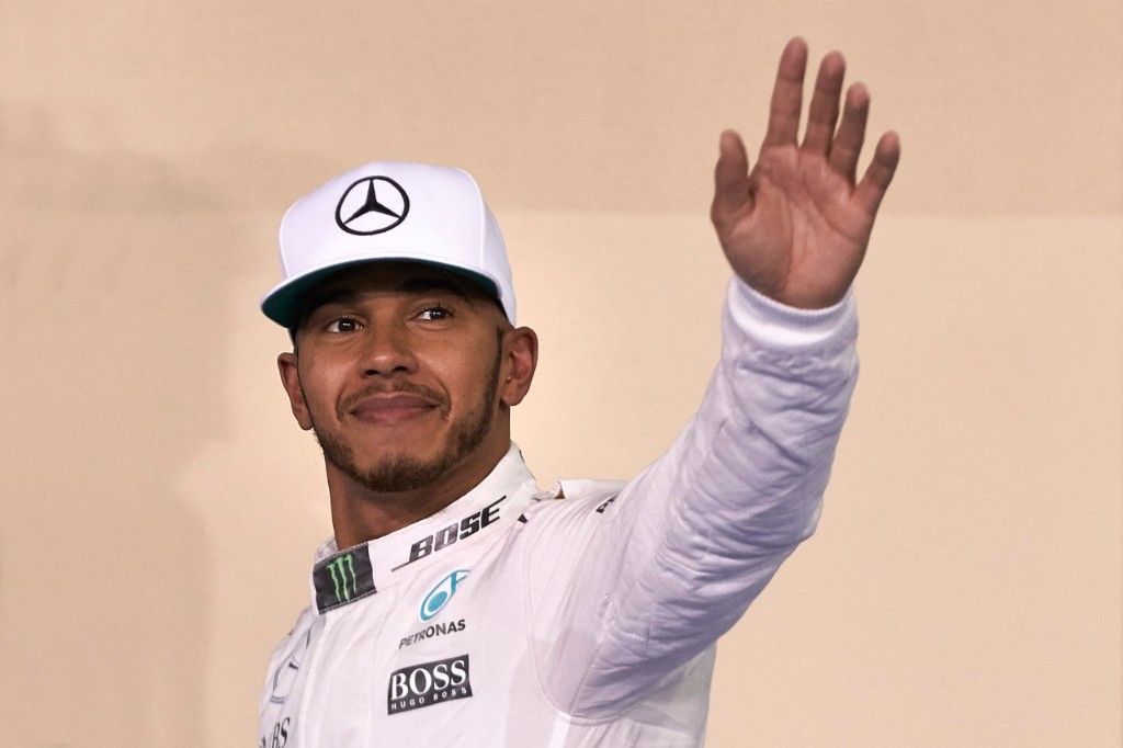 Hamilton: "¿Tenía que sentarme y dejarle ganar? Me ayudé a mí mismo"