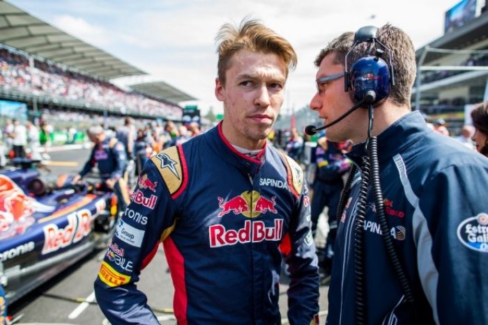 Los briefings son "como una guardería" para Daniil Kvyat