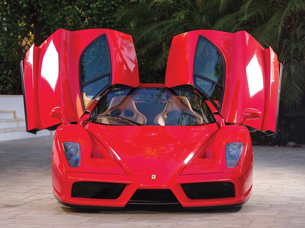 Sale a subasta el Ferrari Enzo de Tommy Hilfiger con menos de 6.000 Km