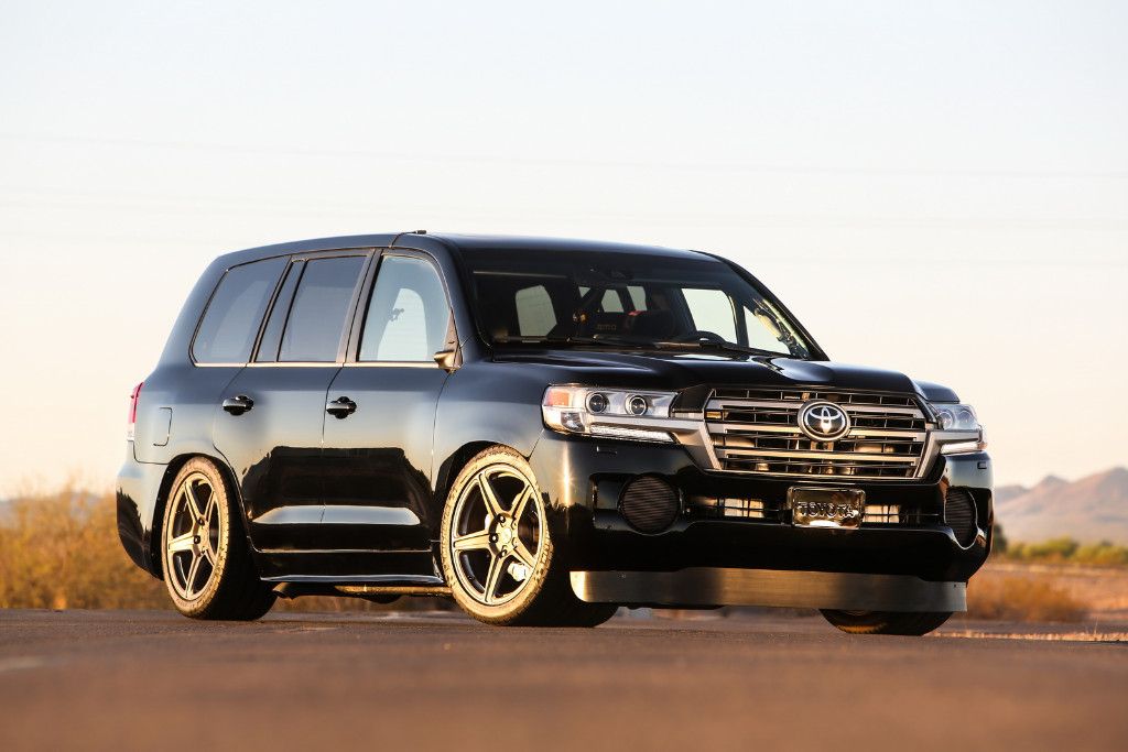 Avalancha Toyota en SEMA 2016 con un Land Cruiser de 2.000 CV en cabeza