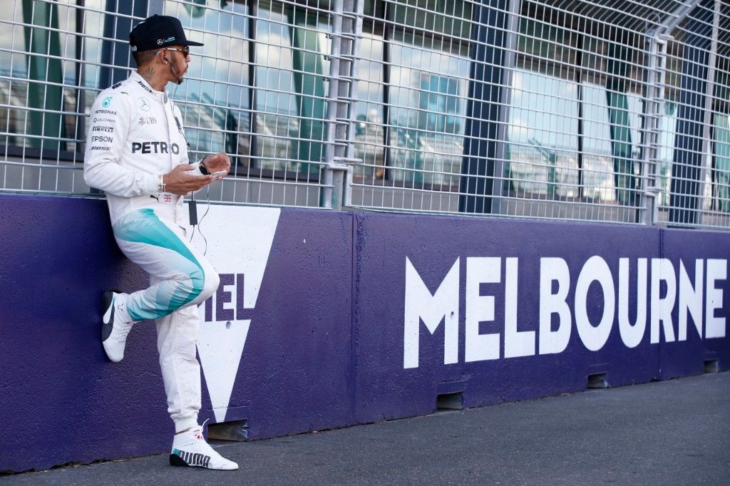 Hamilton pide a un piloto experimentado a su lado en 2017