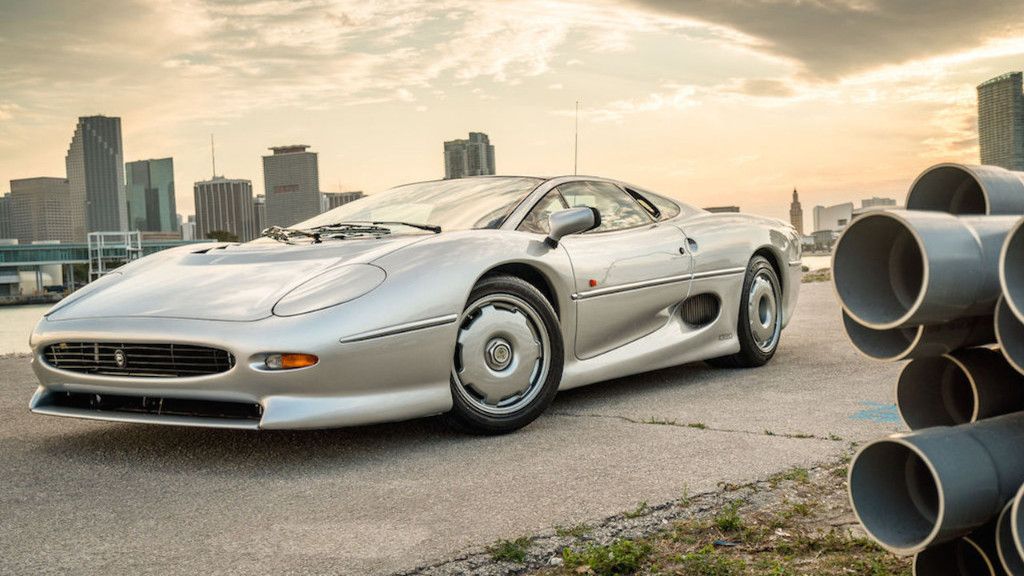 Jaguar XJ220 a estrenar con menos de 800 kms a la venta... ¡en eBay!