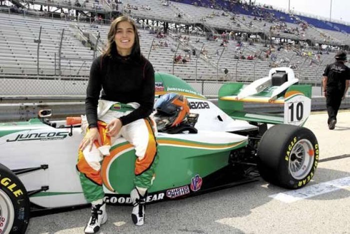 Entrevista a Tatiana Calderón : Sueño solo con la F-1