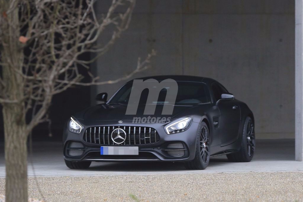 Mercedes AMG GT C Coupe 2017: Sus primeras imágenes al completo