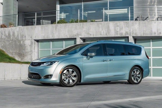 Chrysler Pacifica Hybrid 2017