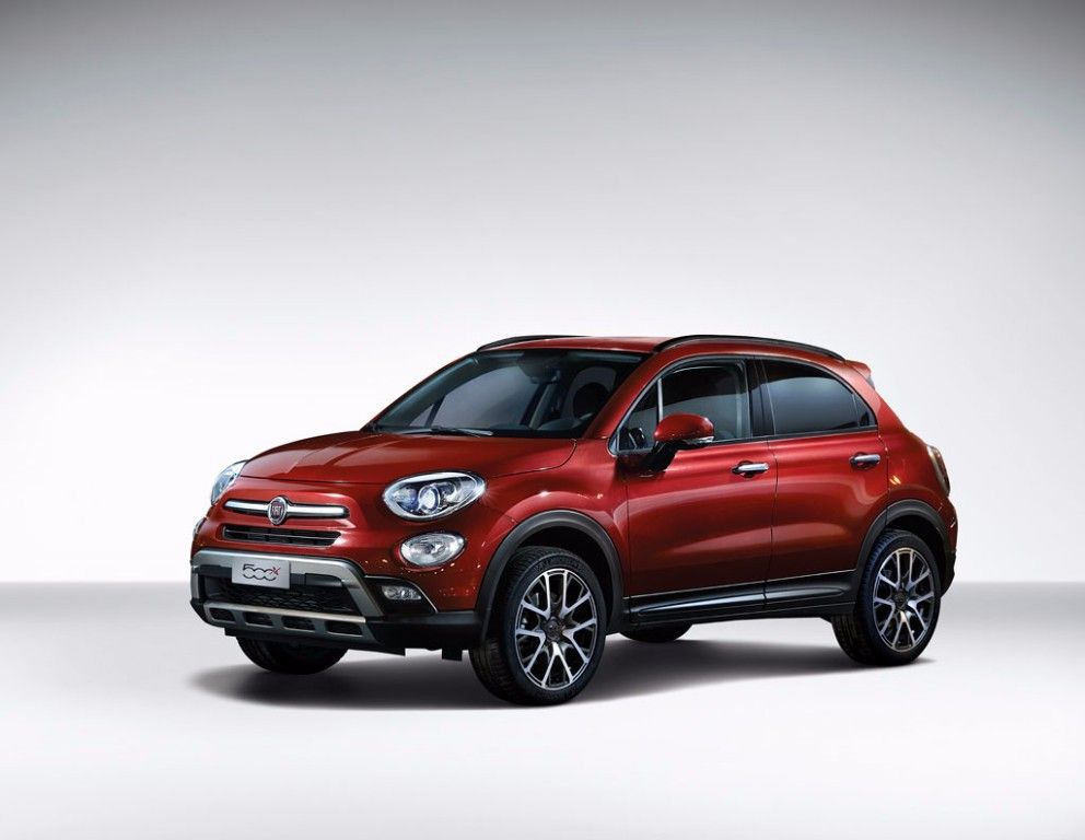 Fiat 500X 2017: nuevos colores, llantas y el debut en la gama de dos motores