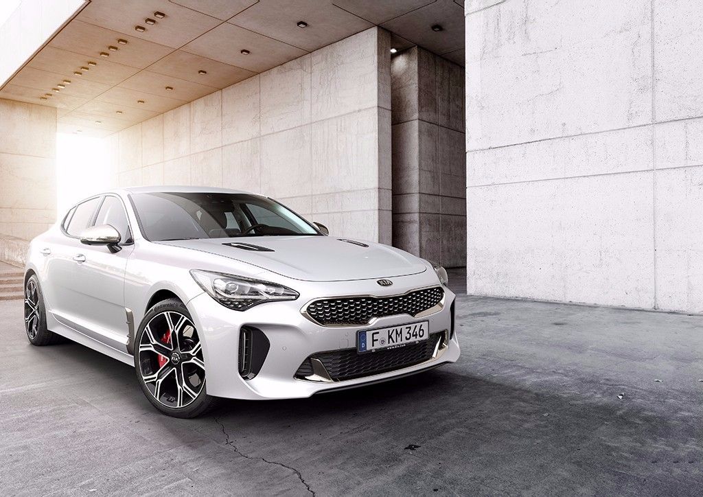 Kia Stinger 2018: la esperada berlina deportiva con 370 CV ya es una realidad