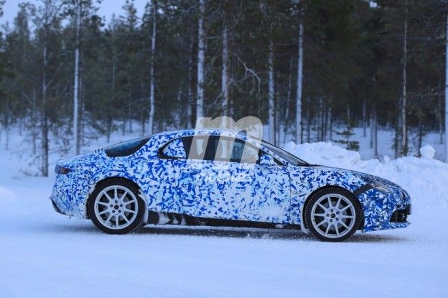 Alpine A120 2017 - foto espía lateral