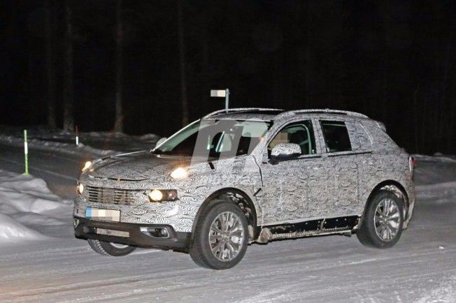 Foto espía del Lynk & Co SUV