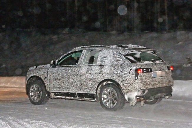 Foto espía del Lynk & Co SUV