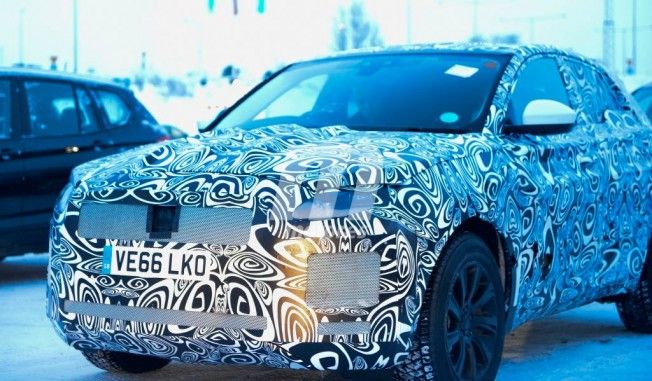 Jaguar E-Pace 2018 - foto espía frontal