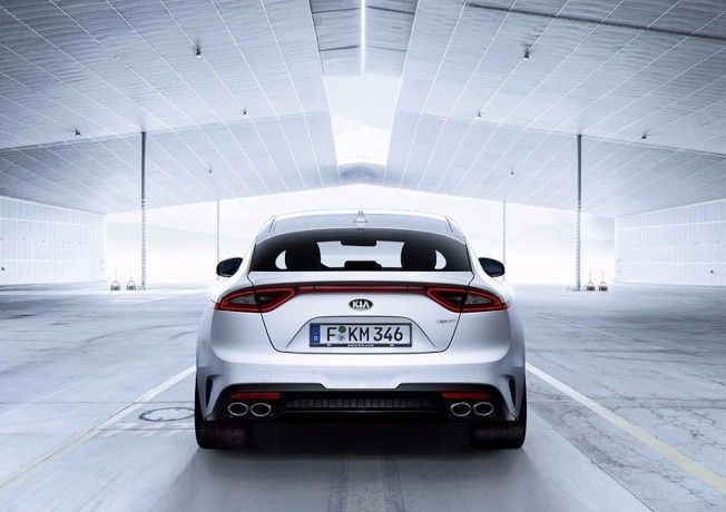 Kia Stinger 2018 - posterior