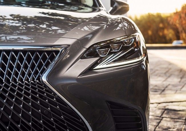 Lexus LS 2018 - faros