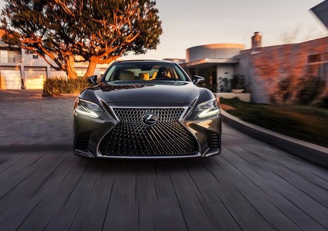 Lexus LS 2018 - frontal