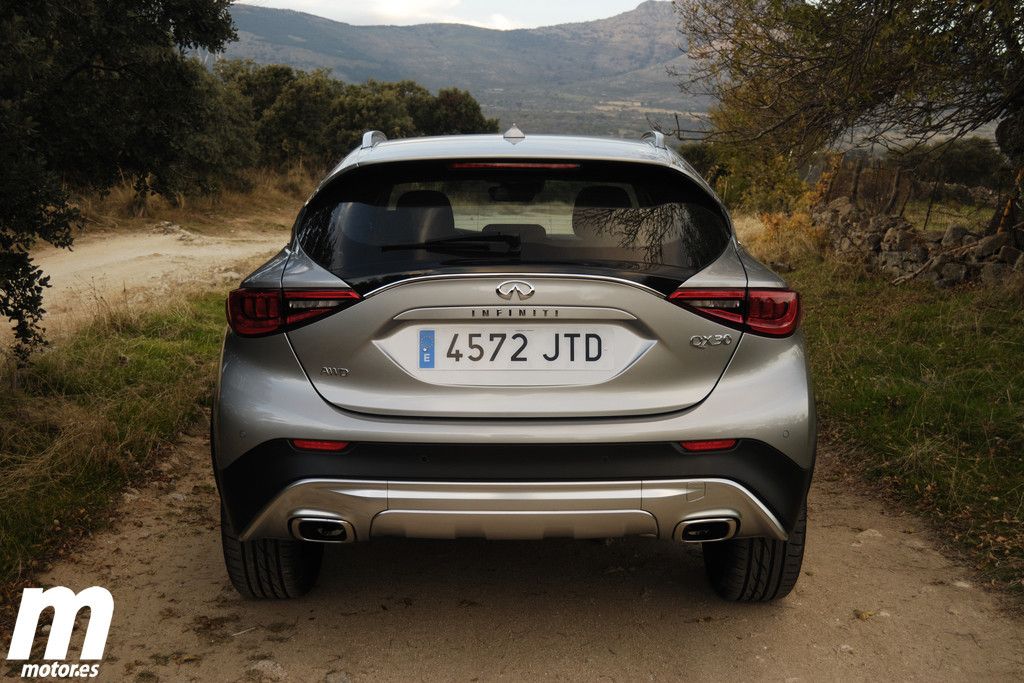 Prueba Infiniti QX30 2.2d 7DCT AWD (II): equipamiento, interior y maletero