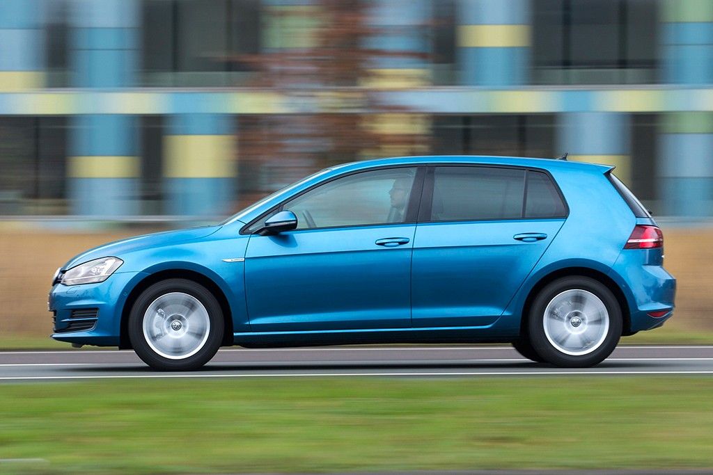 España - Diciembre 2016: El Volkswagen Golf vuelve a reinar