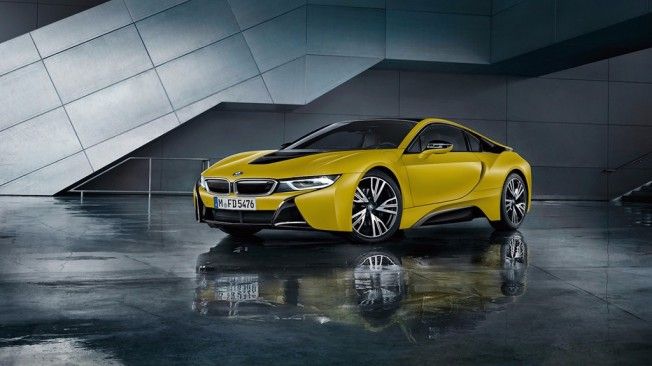 BMW i8 Protonic Frozen Yellow Edition