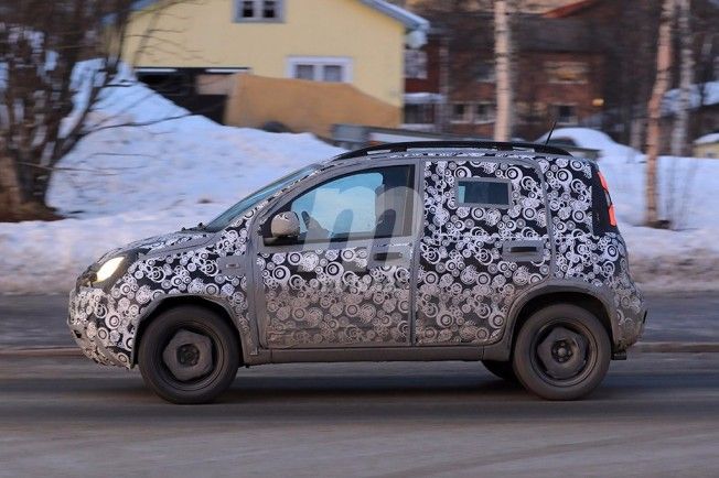 Fiat Panda Cross 2018 - foto espía lateral