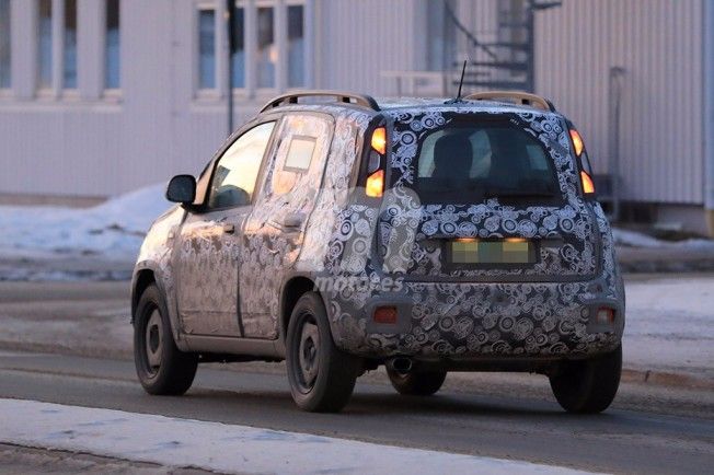 Fiat Panda Cross 2018 - foto espía posterior