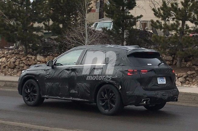 Infiniti QX50 2018 - foto espía posterior