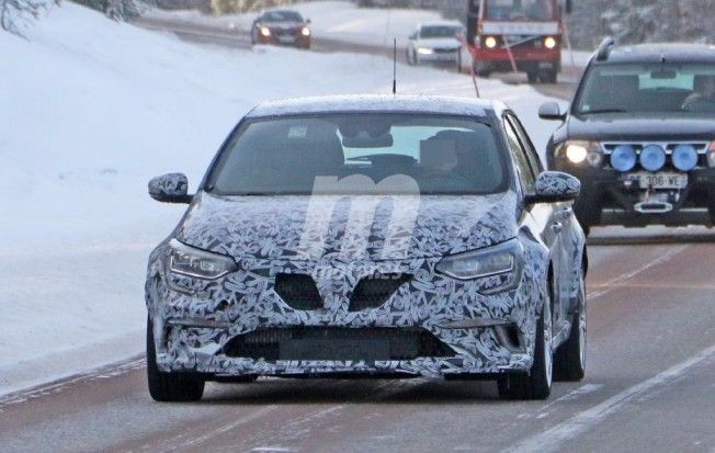 Renault Mégane RS 2018 - foto espía frontal