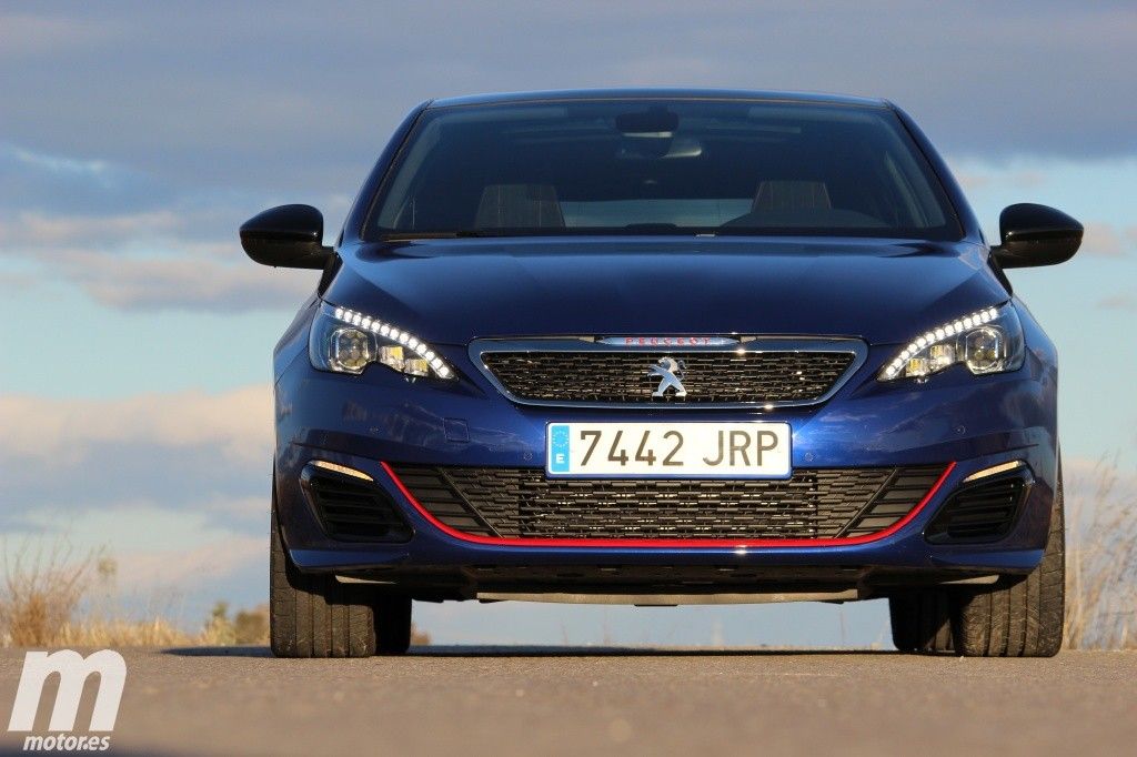 Peugeot 308 GTi 270 CV: deportividad con sabor añejo