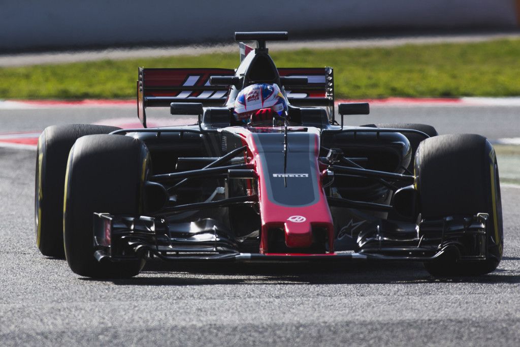 Steiner: "Salvo los pedales, todo cambia en el Haas VF-17"